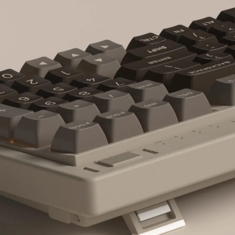 FL·ESPORTS OG104/OG98 Bezprzew – Retro Gaming Laptop recenzja i cena