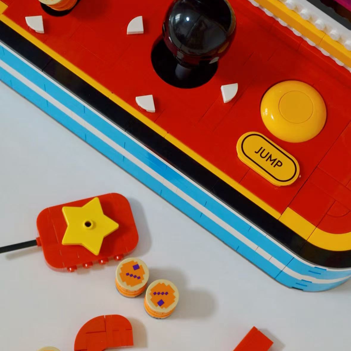 1371 elementów Klocki Szafka K – Retro Gaming Lego recenzja i cena